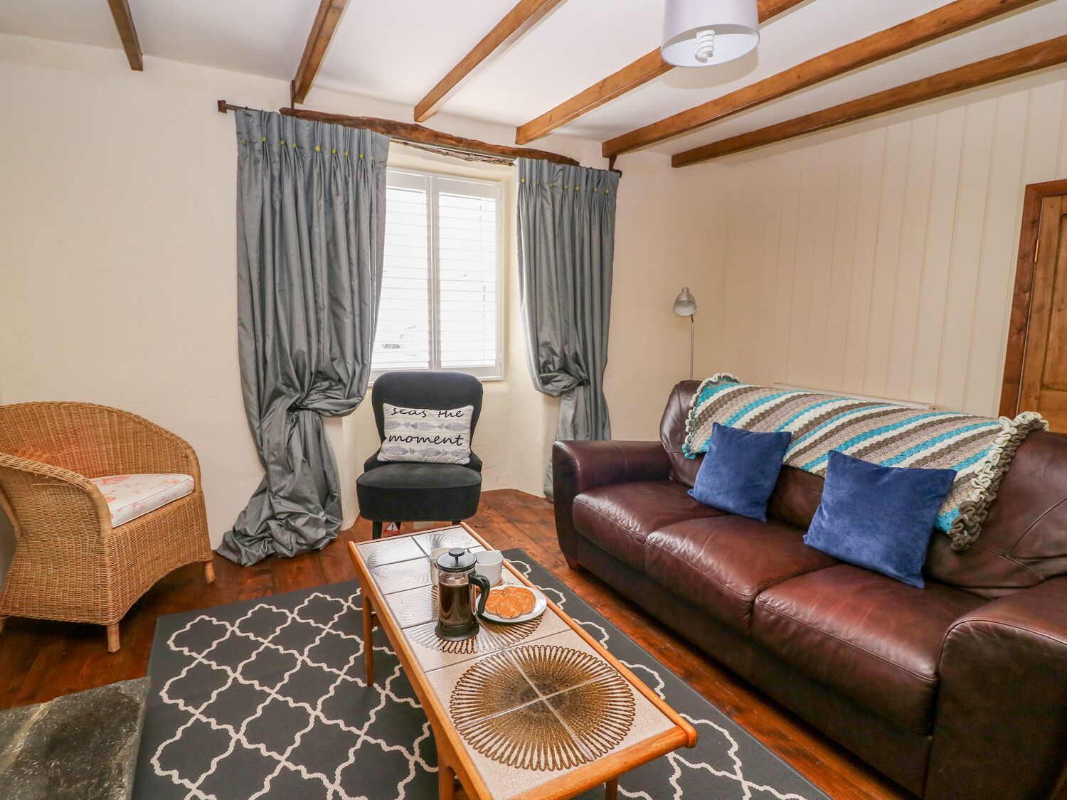 Cottage | Living room | TV