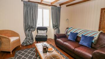 Cottage | Living room | TV