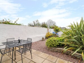 Cottage | Property grounds - Llety (Fishguard)