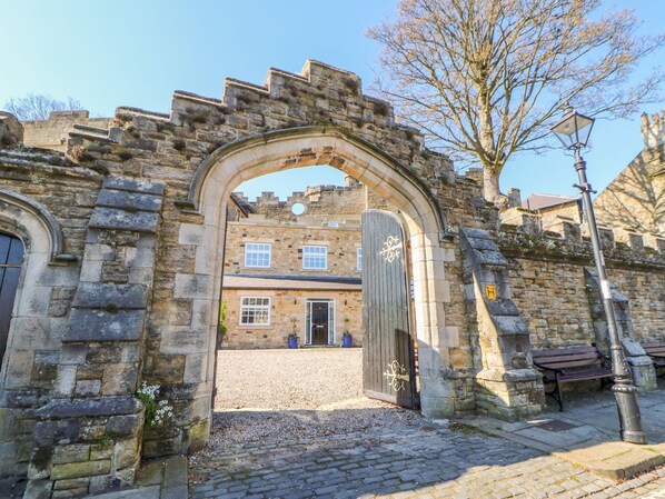 Cottage | Interior - Castle Keep at Stanhope Castle (Bishop Auckland)