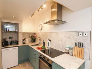 Cottage | Private kitchen | Microwave, cookware/dishes/utensils - The Riddle (Whitby)