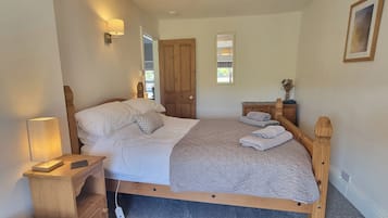 2 bedrooms, individually decorated, individually furnished, free WiFi