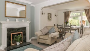 Cottage | Interior