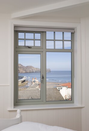 Cottage | Interior - Shore View (Whitby)