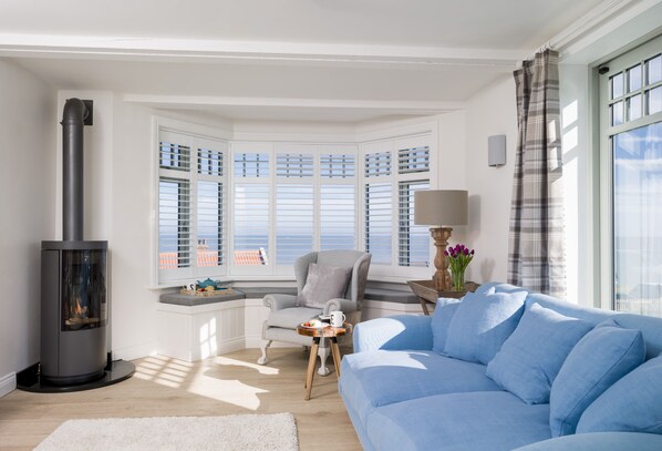 Cottage | Interior - Shore View (Whitby)