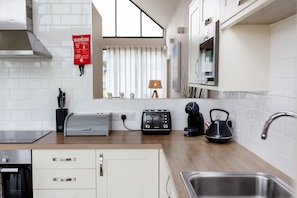 Microwave, dishwasher, electric kettle, toaster