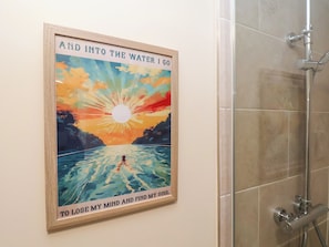 Cottage | Bathroom | Shower