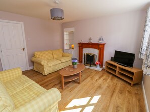 Living area - Abrahams Cottage (Whitby)