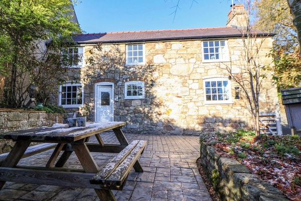 Cottage | Outdoor dining