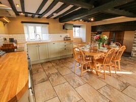 Cottage | Interior