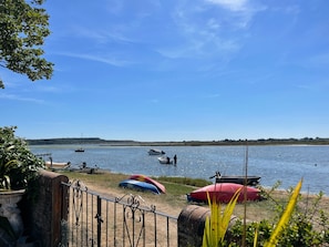 平房 | 海灘 | 在海灘附近