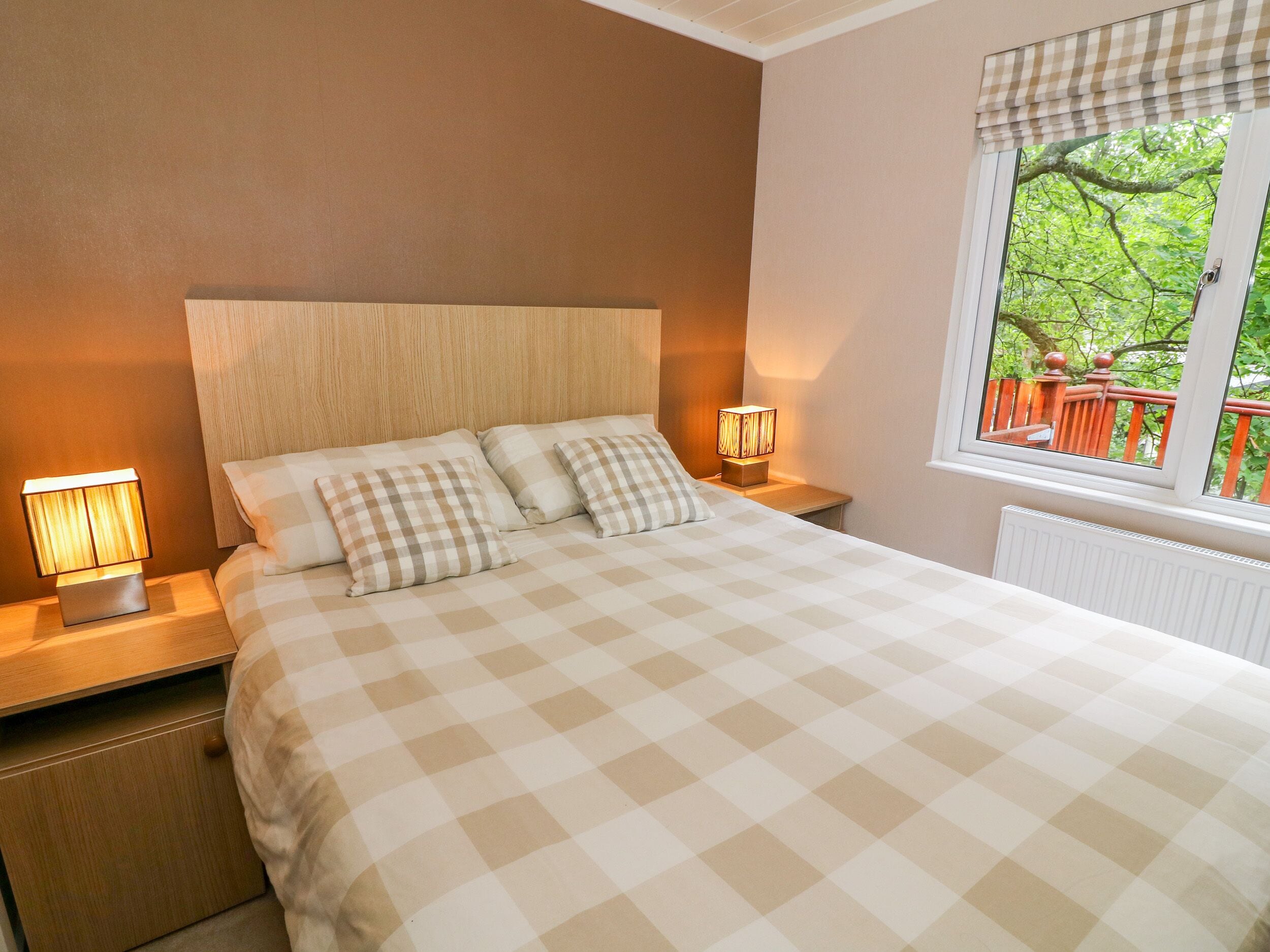 3 habitaciones, decoración personalizada y muebles diferentes 