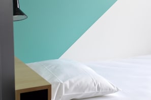 2 bedrooms, desk, blackout curtains, bed sheets