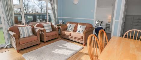 Cottage | Living room | TV