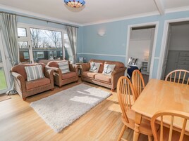 Cottage | Living room | TV