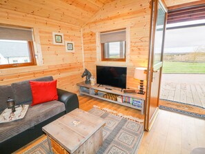 Cottage | Living room - Alken Cabin (Bushmills)