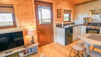 Cottage | Bếp riêng | Tủ lạnh, dụng cụ nấu nướng/bát dĩa/dao nĩa