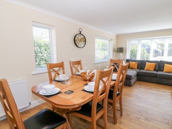 Cottage | Cuisine privée | Micro-ondes, plaque de cuisson, lave-vaisselle