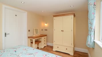 Cottage | 1 bedroom, individually decorated, individually furnished, free WiFi