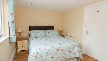 Cottage | 1 bedroom, individually decorated, individually furnished, free WiFi