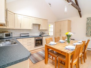 Interior - Ferngully (St. Columb Major)