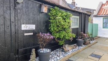 Cottage | Exterior detail