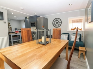 Cottage | Dining - 61 Seatown (Buckie)