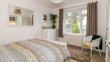 2 bedrooms, individually decorated, individually furnished, free WiFi