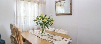 Castell Chalet