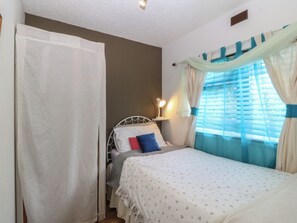 Cottage | 3 bedrooms, individually decorated, individually furnished, free WiFi