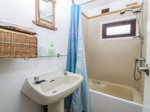 Cottage | Bathroom | Shower