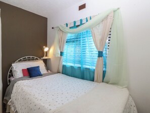 Chaumière | 3 chambres, décor unique, ameublement unique, accès au Wi-Fi (inclus)