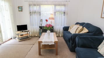 Cottage | Living area