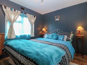 Cottage | 3 bedrooms, individually decorated, individually furnished, free WiFi