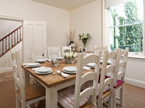 Cottage | Private kitchen | Fridge, microwave, dishwasher, cookware/dishes/utensils