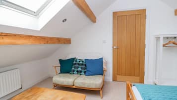 Cottage | 3 bedrooms, individually decorated, individually furnished, free WiFi