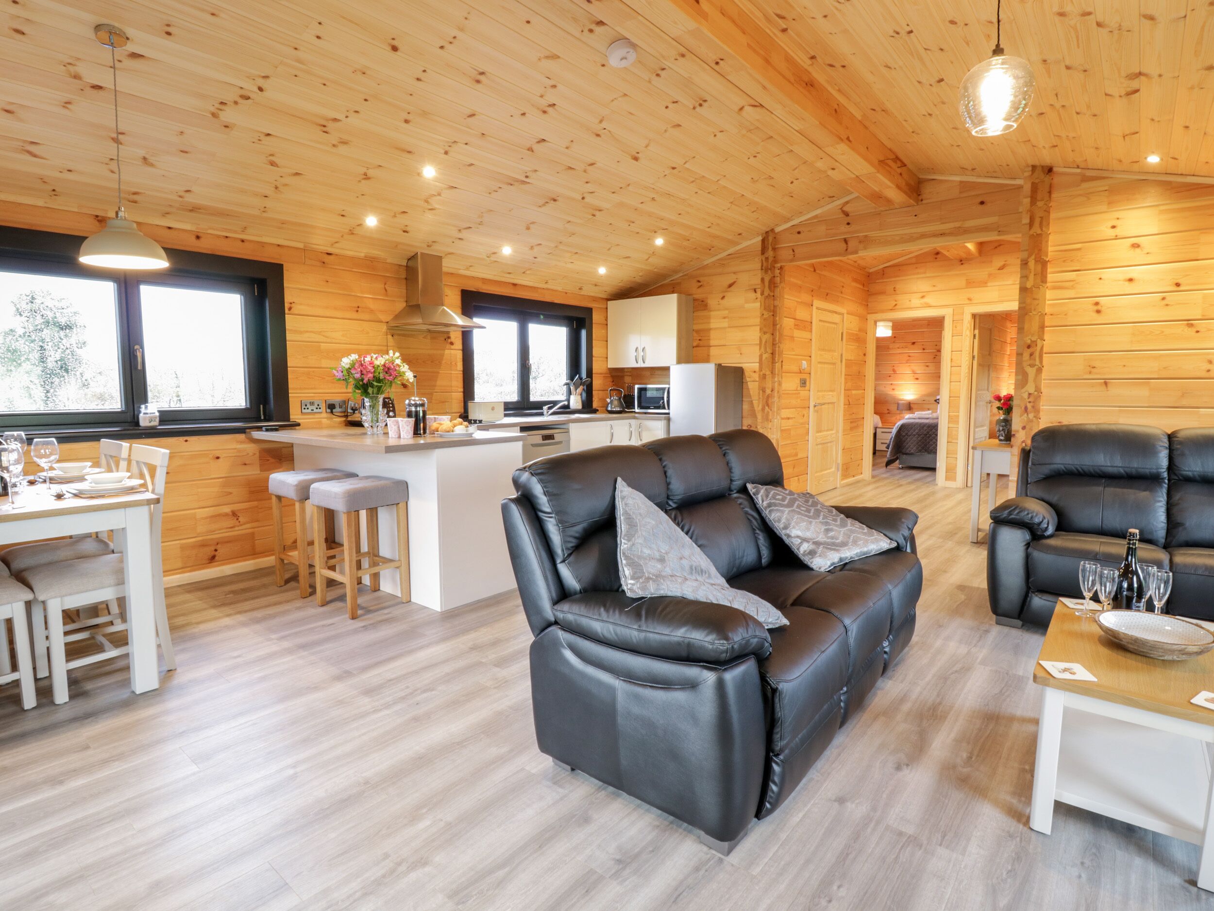 Cottage | Living room | TV, fireplace