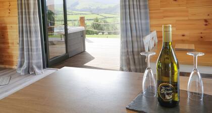 Bryn Eiddon Log Cabin