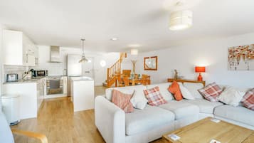 Cottage | Living room | TV