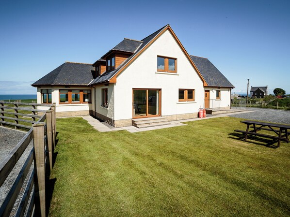 Cottage | Interior