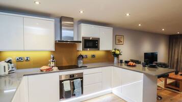 Feriehus | Privat køkken | Køleskab, mikrobølgeovn, opvaskemaskine, højstol