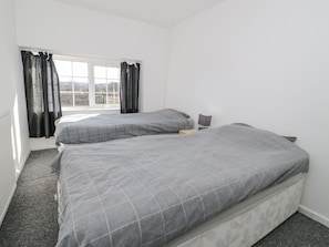 Cottage | 4 bedrooms, individually decorated, individually furnished, free WiFi