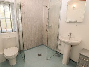 Cottage | Bathroom | Shower - Nursery Cottage (Morpeth)