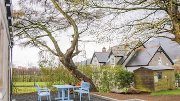 Cottage | Property grounds