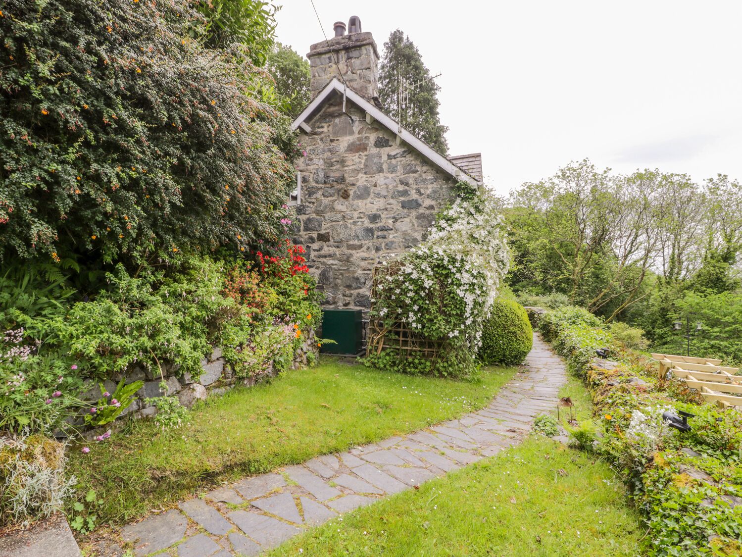 Cottage | Interior