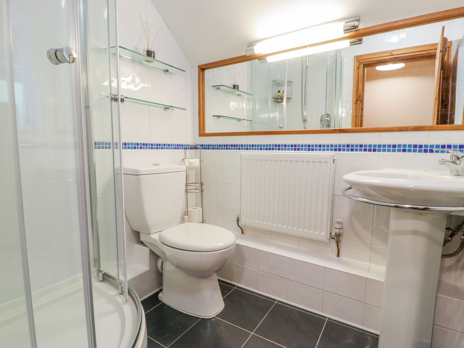 Cottage | Bathroom | Shower
