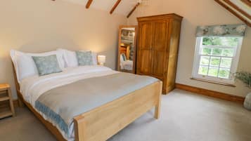 Cottage | 4 bedrooms, individually decorated, individually furnished, free WiFi