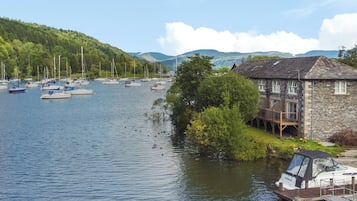 Cottage | Property grounds