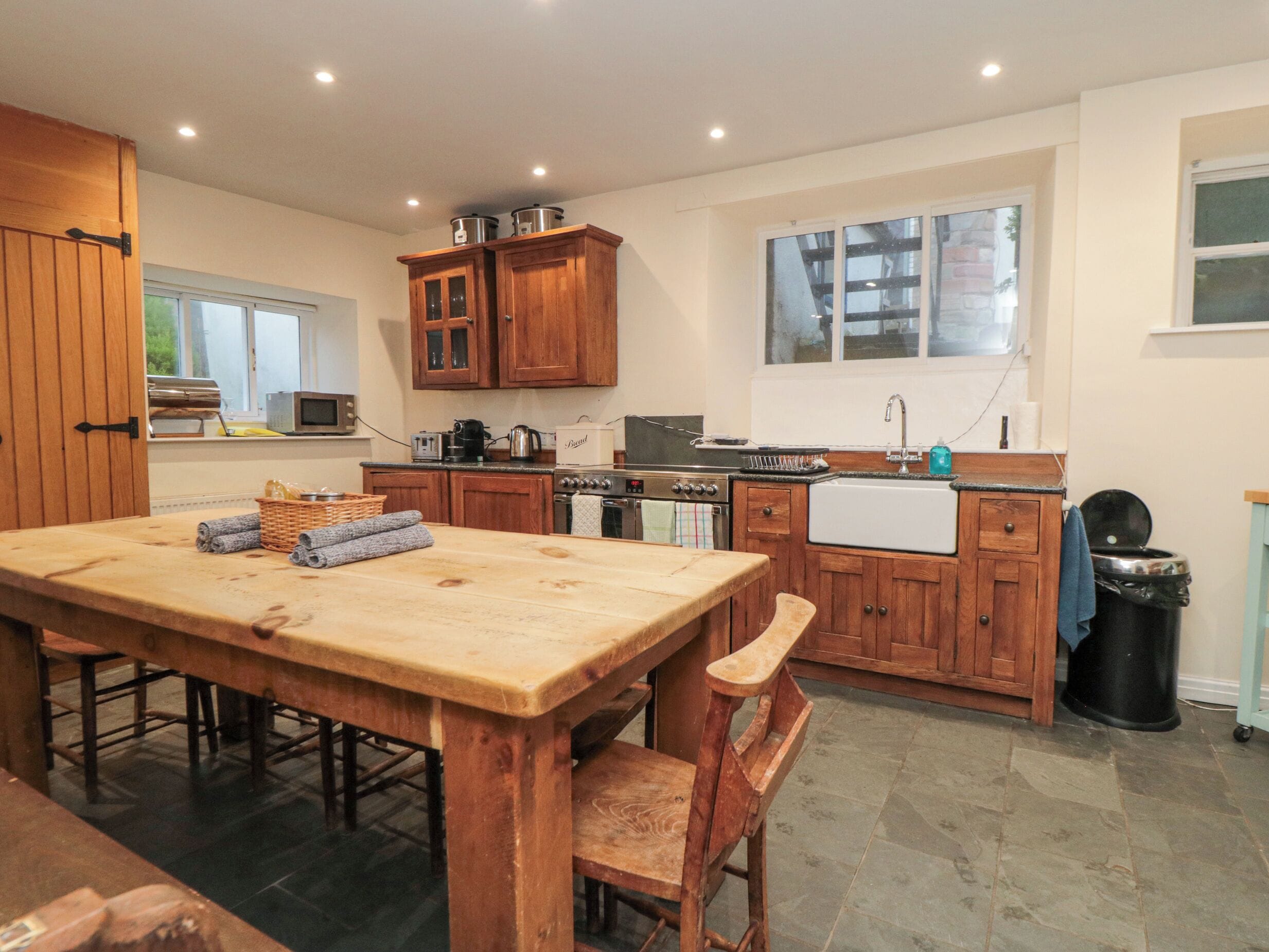 Cottage | Private kitchen | Fridge, microwave, dishwasher, toaster