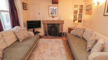 Cottage | Living area